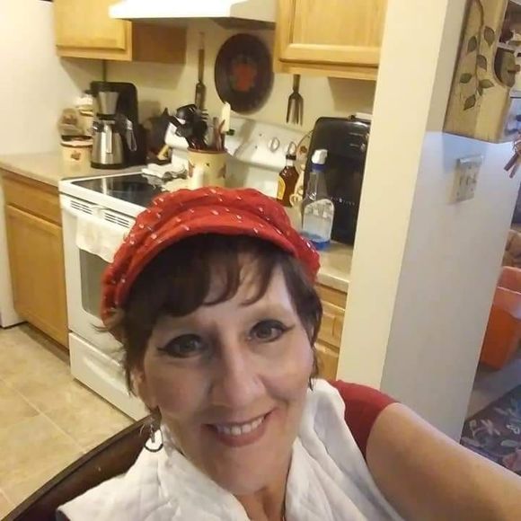 Meet your Posher, Laura - Picture 1 of 1